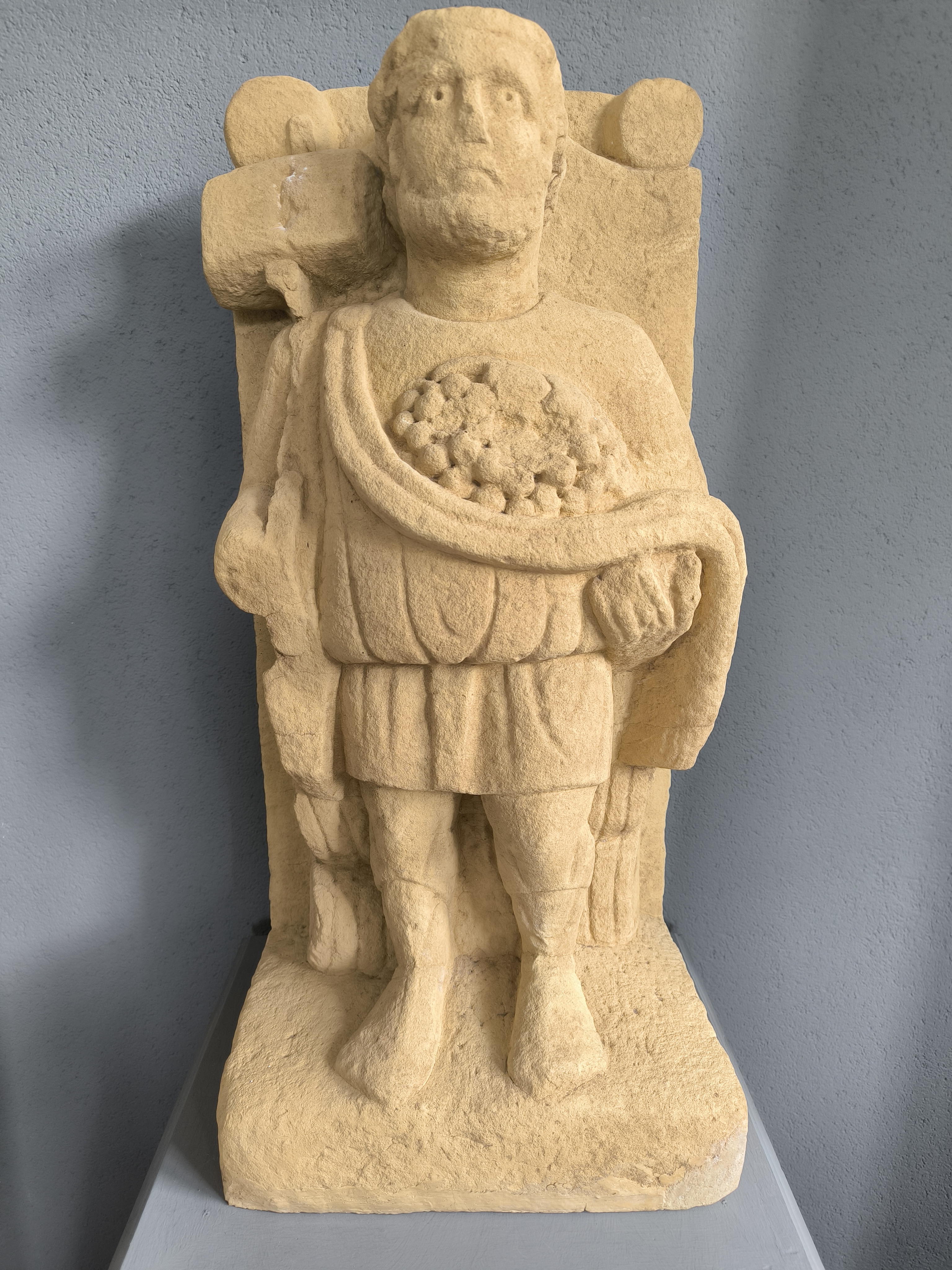 Sandsteinrelief von Sucellus