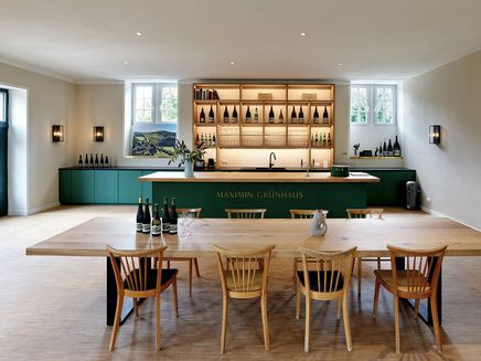 Mertesdorf, Vinothek des Weinguts Maximin Grünhaus © Terroir Moselle / Christopher Arnoldi Innenansicht der Vinothek des Weinguts Maximin Grünhaus.