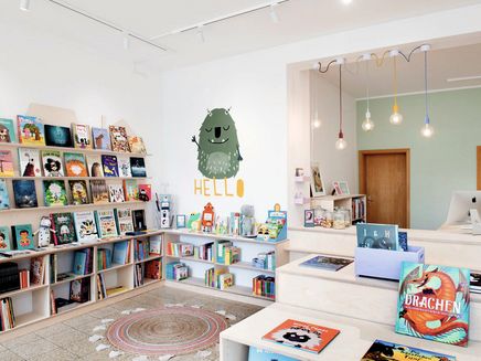 Trier, Neustraße, Der kleine Buchfink © Linda Platzek Ansicht in den Verkaufsraum der Buchhandlung.