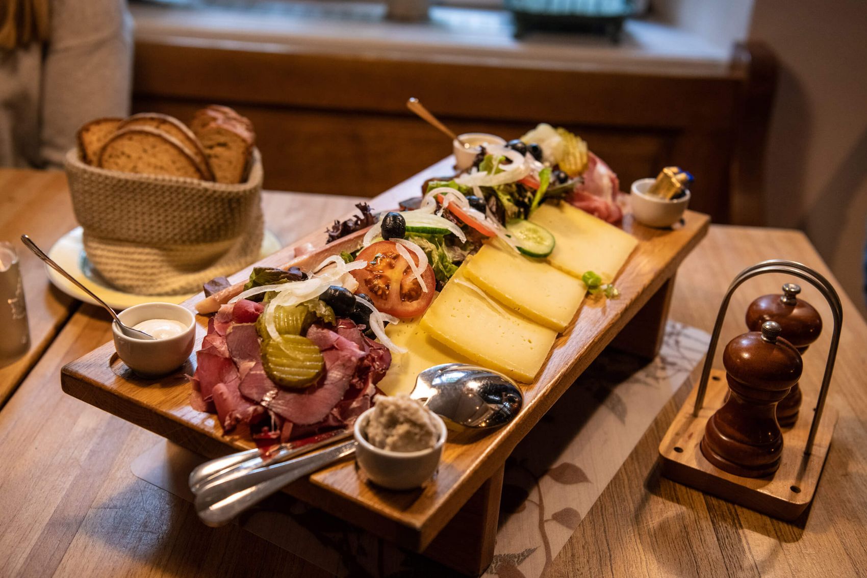 Regionale Küche © Mosellandtouristik GmbH/Dominik Ketz Ansicht auf ein moseltypisches Gericht.