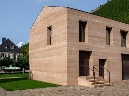 Kanzem, Weingut Cantzheim, Remise mit Altbau © Sebastian Lauff, archimag.de Ansicht auf die Remise mit Altbau des Weingutes Cantzheim in Kanzem.