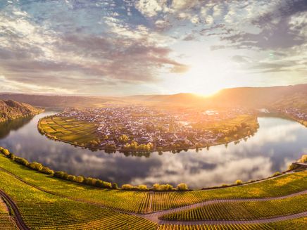 Piesport, Moselschleife © Fabian Graf Ansicht auf die Moselschleife bei Piesport in herbstlicher Stimmung.