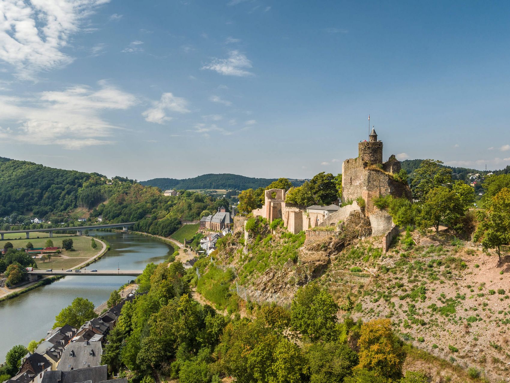 Saarburg, Burganlage © Mosellandtouristik GmbH/Dominik Ketz Ansicht auf die Burganlage in Saarburg.