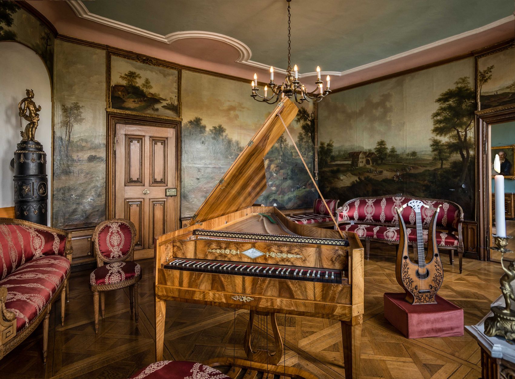 Traben-Trarbach, Mittelmoselmuseum, Goethe in Trarben-Trarbach © Mittelmoselmuseum Das Bild zeigt ein Musikzimmer im Mittelmoselmuseum in der Zeit als Goethe zu Gast in Traben-Trarbach war.