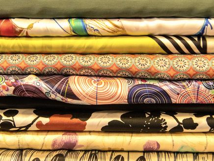 Trier, Neustraße, Stoffe im Neusia © Mosellandtouristik GmbH/Dominik Ketz Ansicht auf bunte Stoffe im Geschäft Neusia.