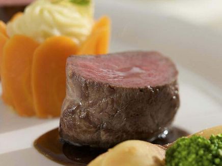 Treis-Karden, Rinderfilet im Schloß-Hotel Petry © Schloß-Hotel Petry OHG Gericht Rinderfilet im Schloß-Hotel Petry.
